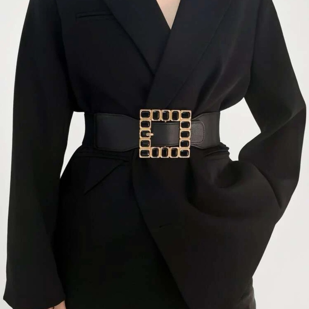 Square Buckle Vegan Leather Statement Belt - Picture 4 of 8